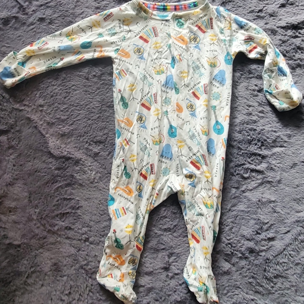 Bundle of 5 Magnetic Me Footies Size 0-3M - Picture 2 of 12